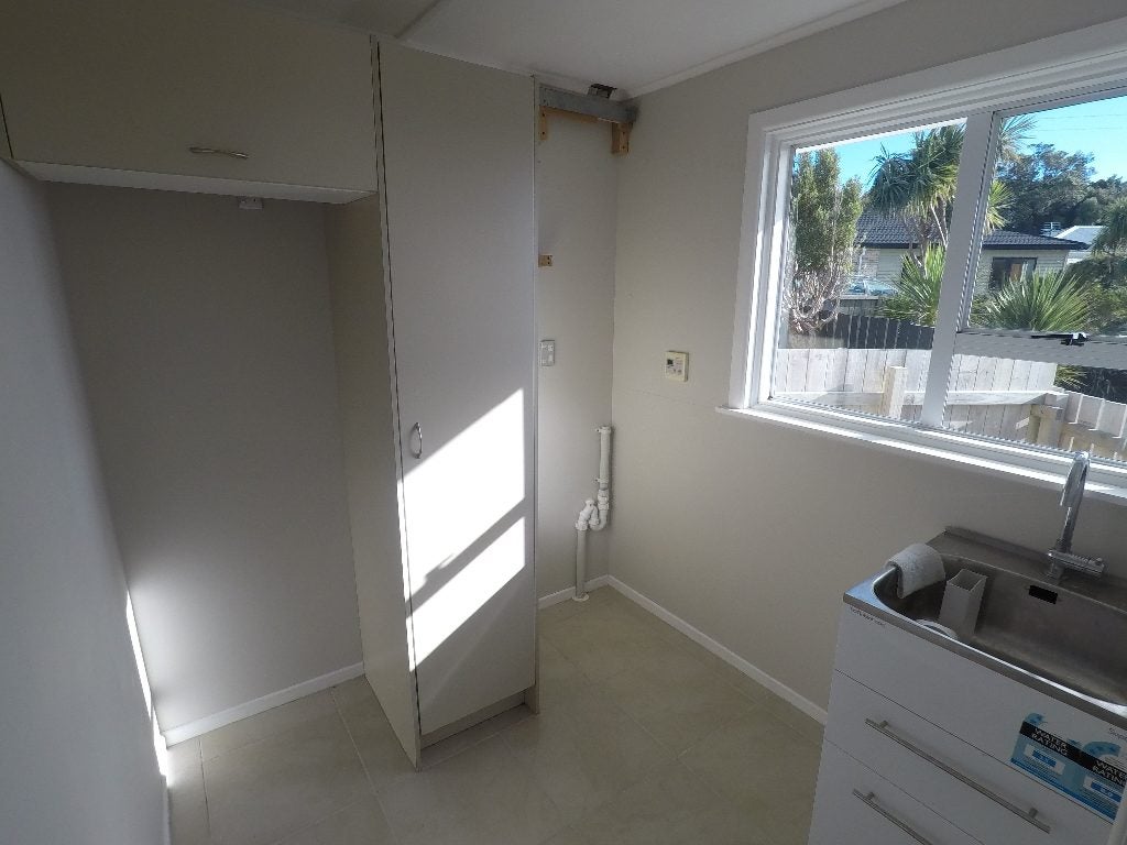14 Barclay Street, Newlands, Wellington - Carousel 17