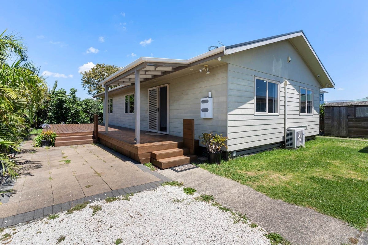 85 Templeton Place, Clendon Park, Auckland - Carousel 2