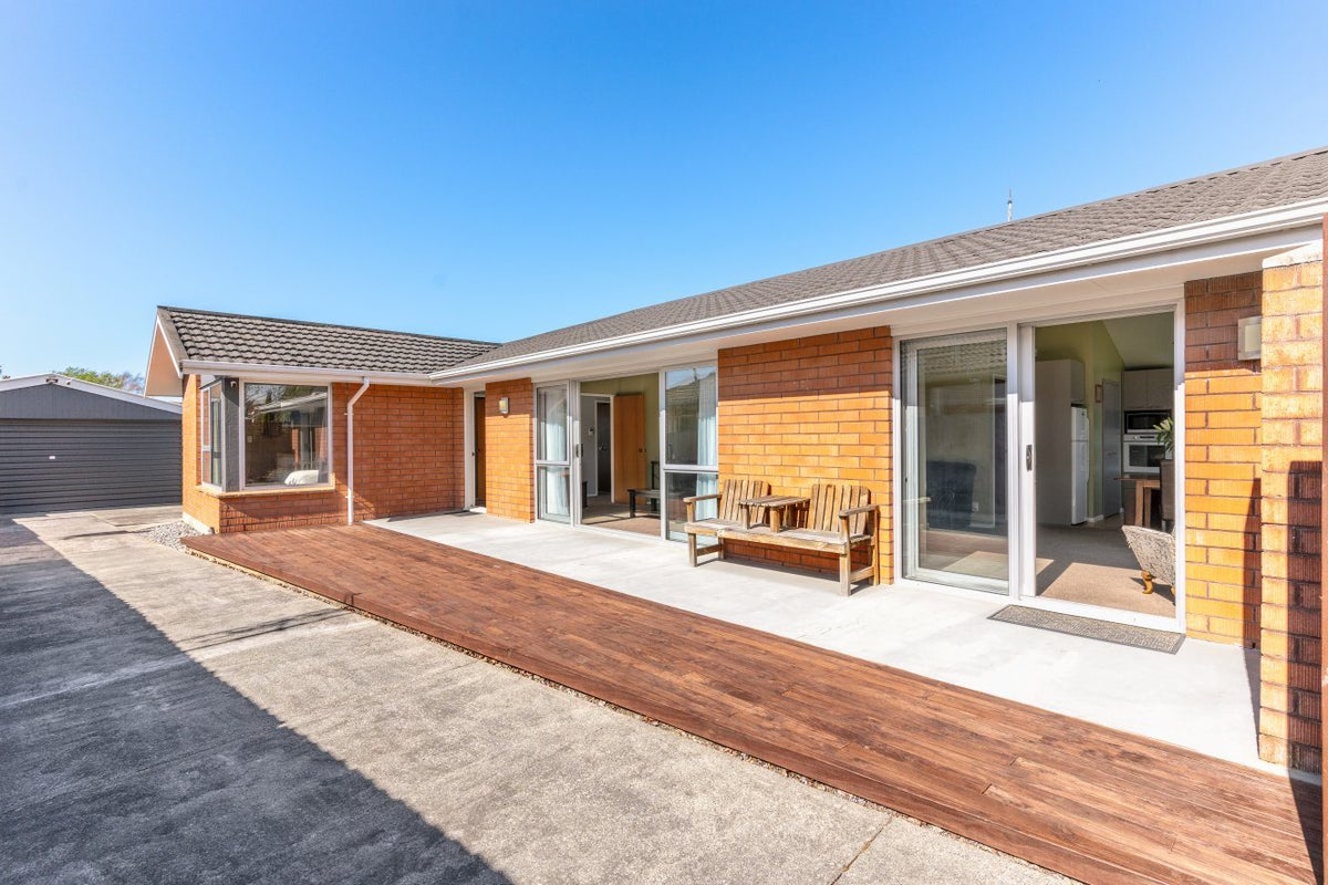 61 Karnak Crescent, Russley, Christchurch - Carousel 2