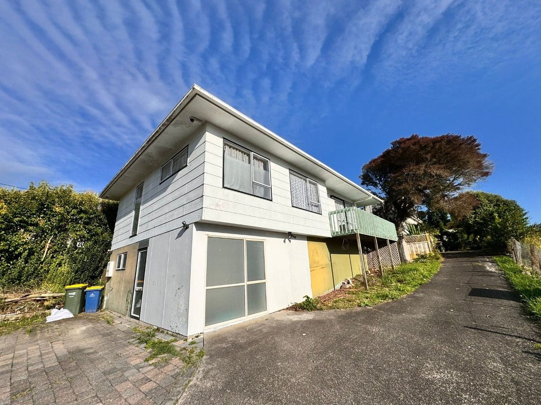2/27 Hutchinson Avenue, New Lynn, Auckland - Carousel 12