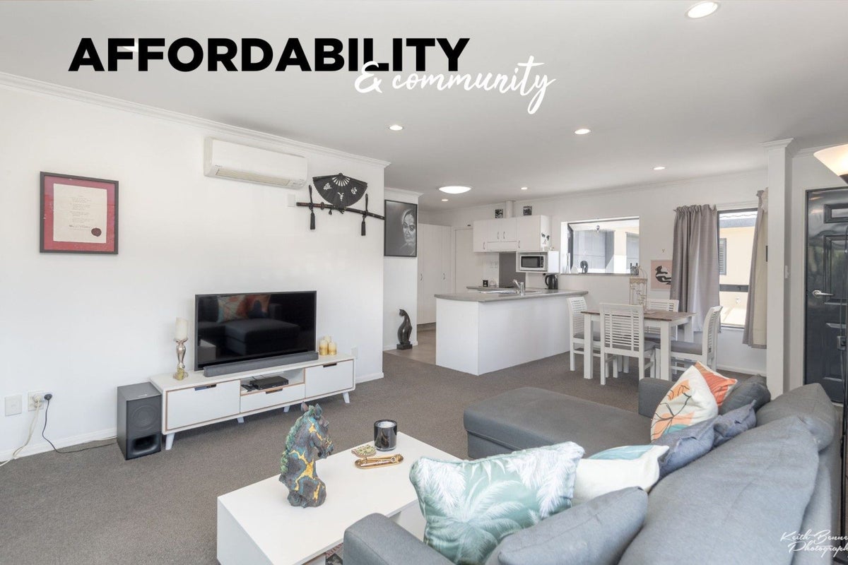 7/58A MOLESWORTH ST, TAITA, LOWER HUTT - Carousel 1