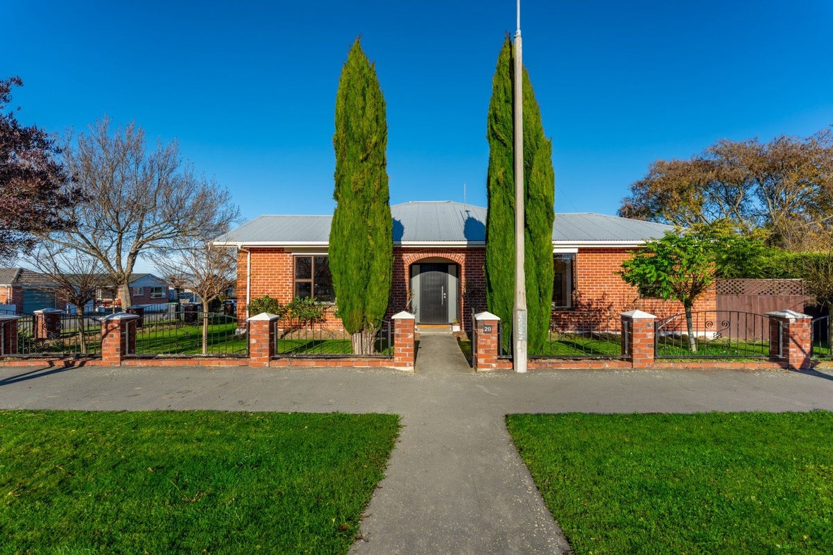 20 Hill View Crescent, Highfield, Timaru - Carousel 1