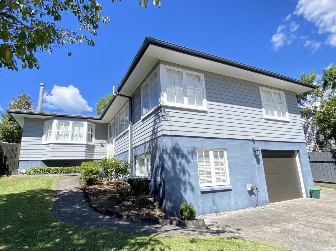 65 Merriefield Avenue, Forrest Hill, Auckland - Carousel 1