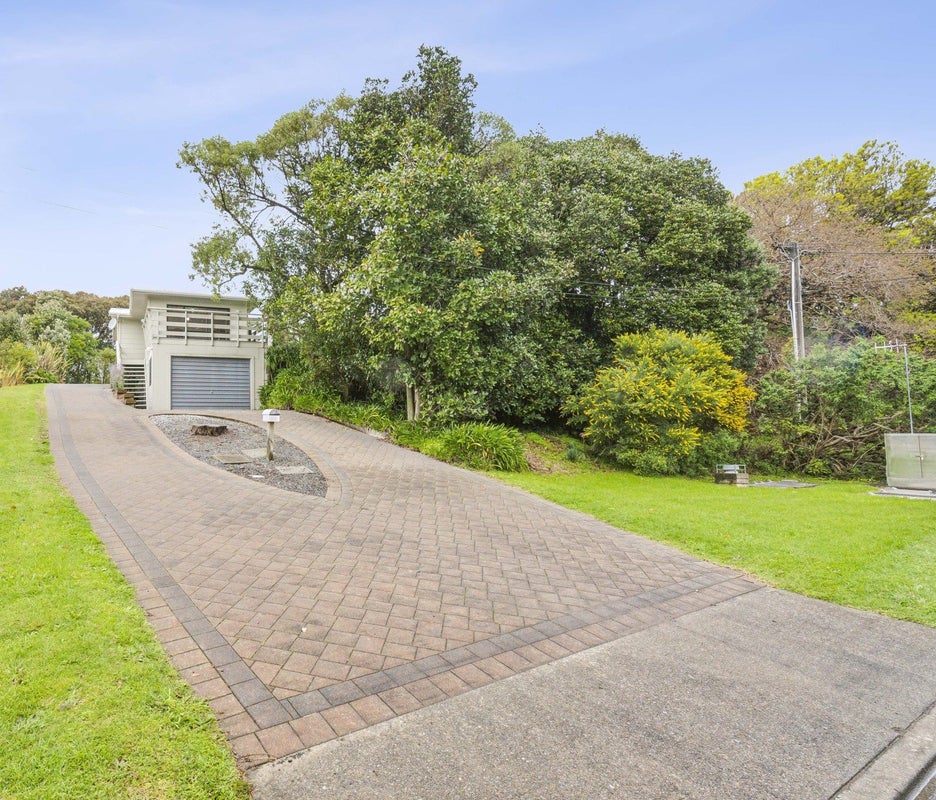 66 Renown Road, Raumati South, Paraparaumu - Carousel 24