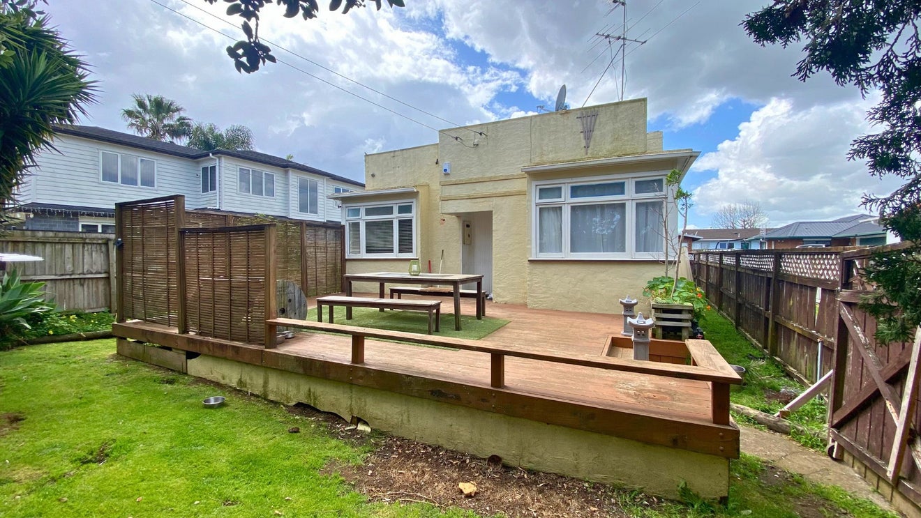 1/25 Bledisloe Street, Papatoetoe, Auckland - Carousel 1