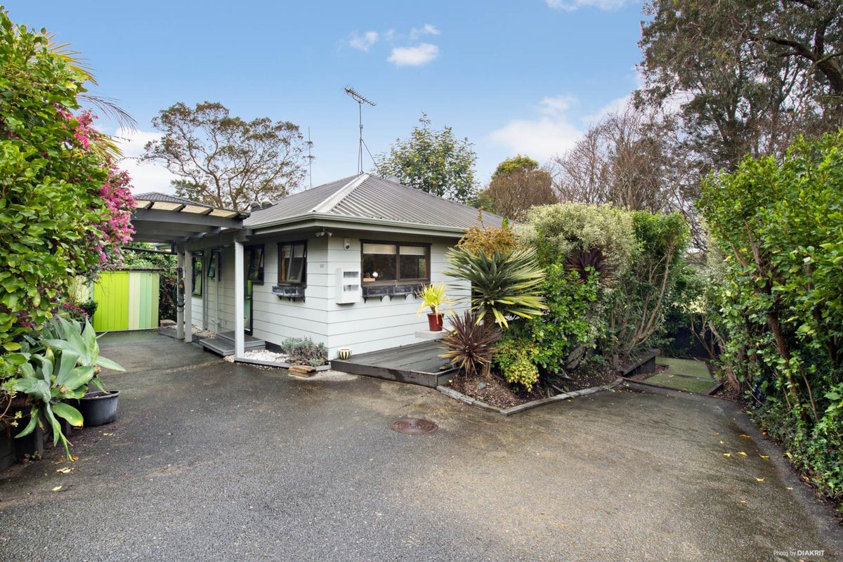 2/32 Trinidad Road, Sunnynook, Auckland - Carousel 1