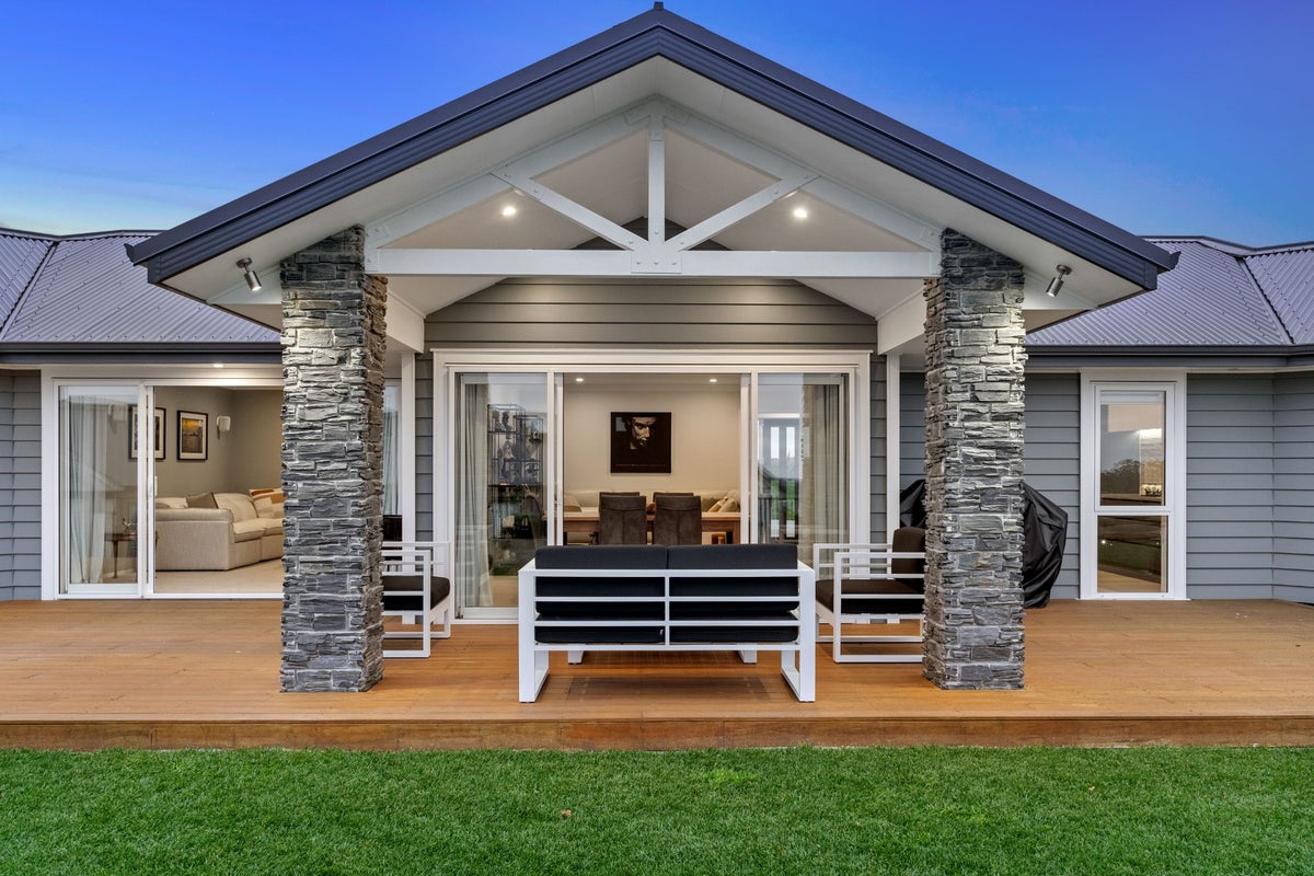 4 Kerr Crescent, Patumahoe, Pukekohe - Carousel 2