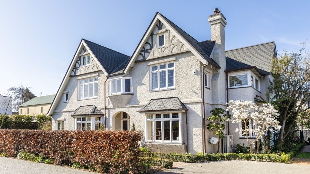 39 Holly Road, St Albans, Christchurch - Carousel 1