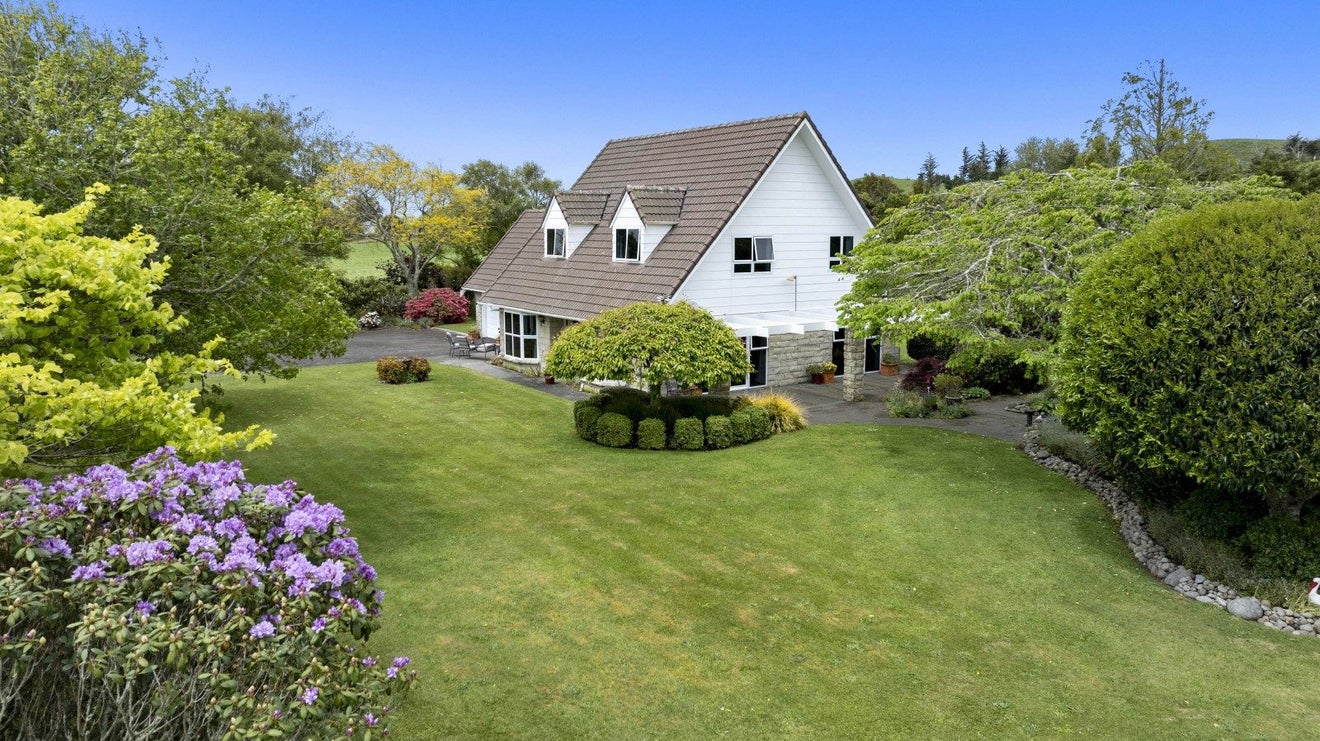 136 Bird Road, Bird Road, Stratford - Carousel 1