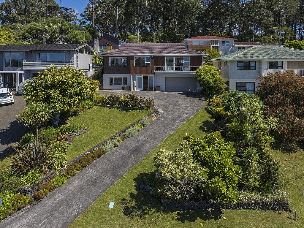 44 Ravenwood Drive, Forrest Hill, Auckland - Carousel 2
