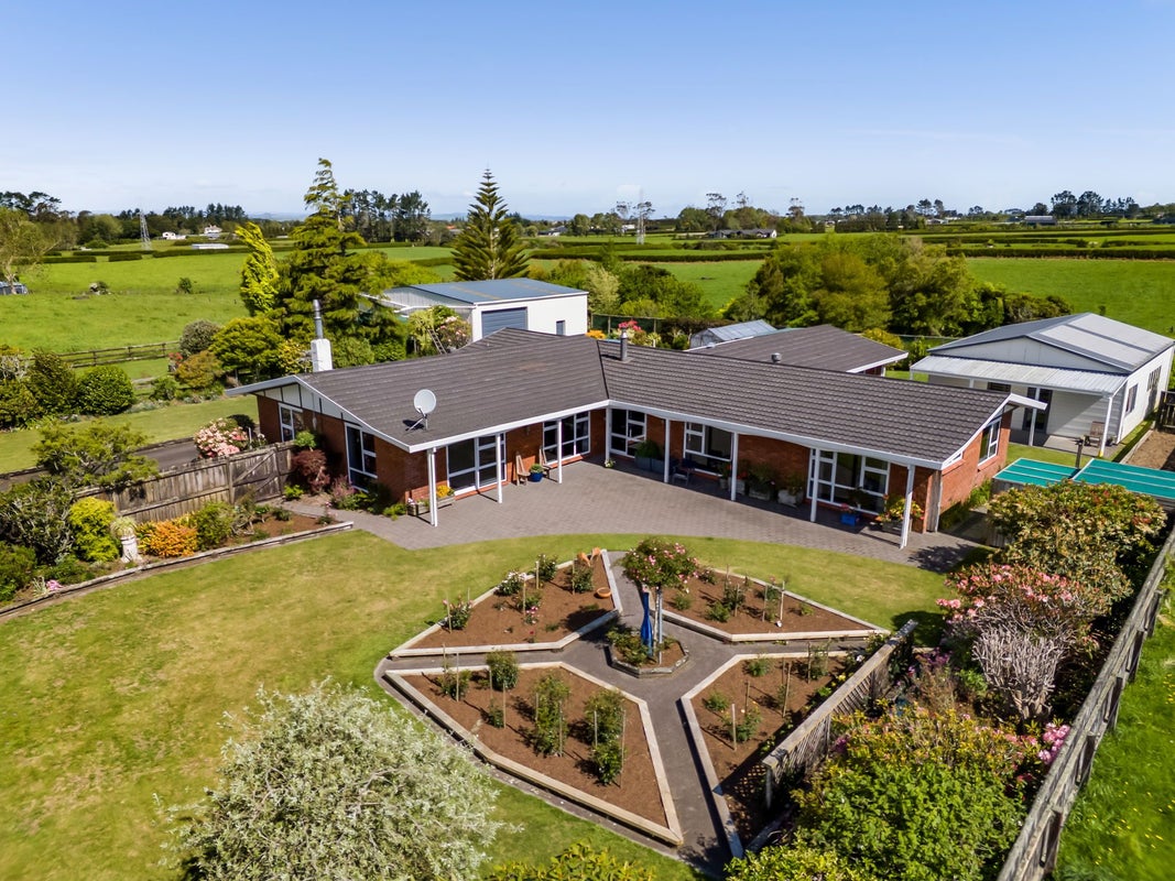 73 Monmouth Road, Pembroke, Stratford - Carousel 1