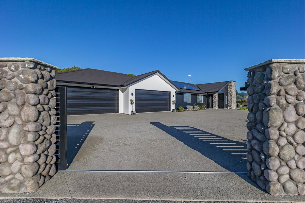 63 Ohau Gravels Way, Ohau, Levin - Carousel 2