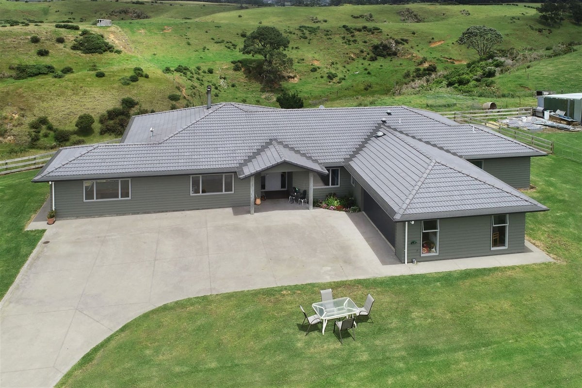 48 Hatton Road, Waiuku - Carousel 1