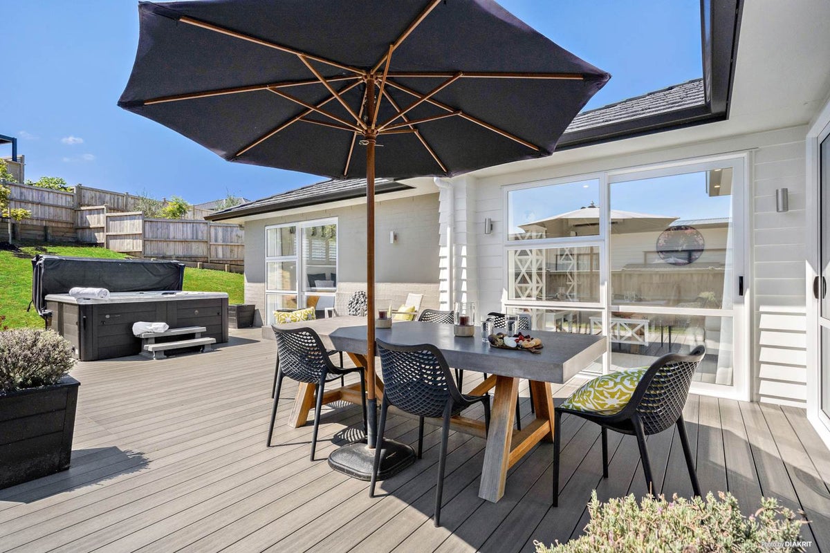 3 Karo Road, Beachlands, Auckland - Carousel 1