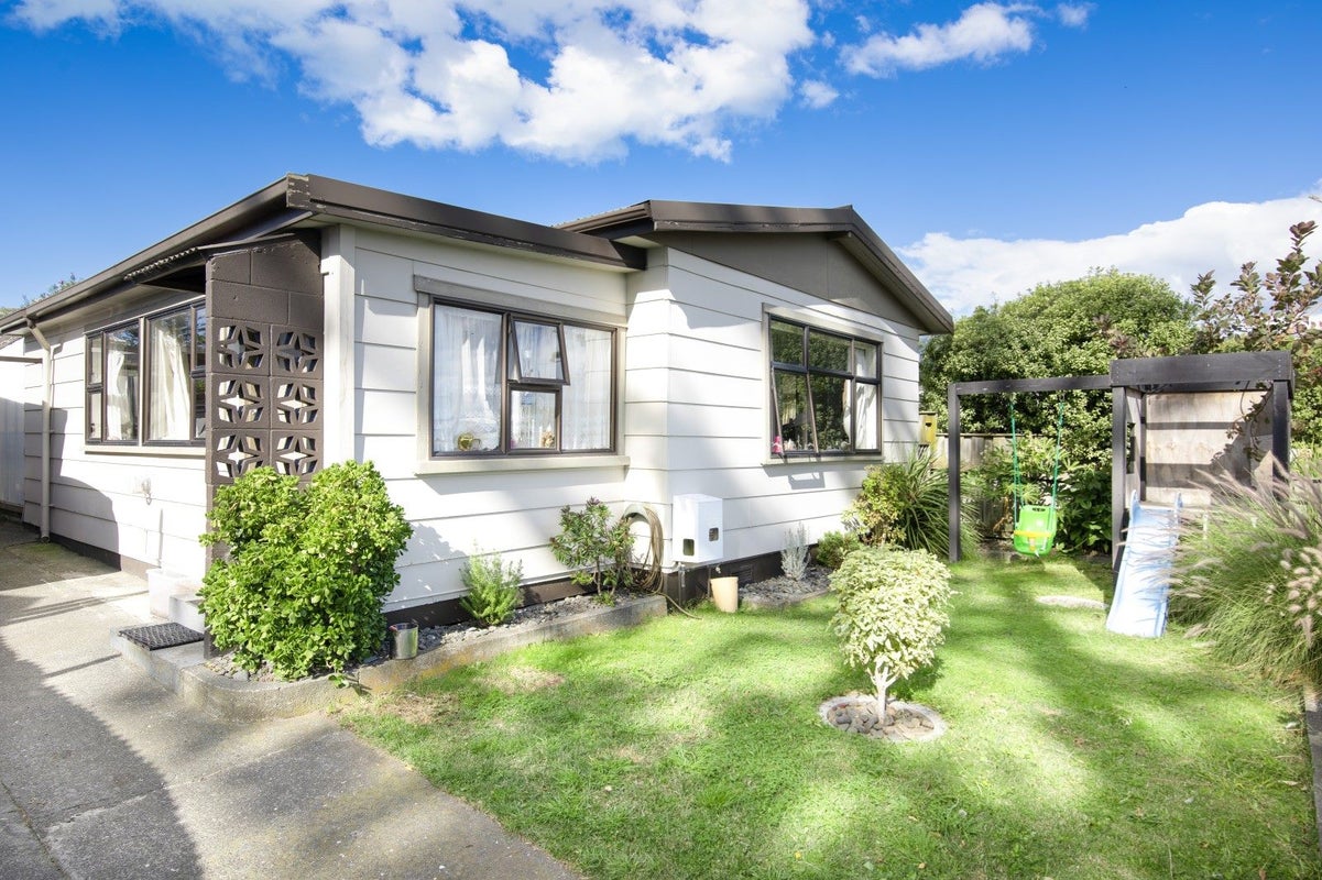 24 Pukeko Place, Westshore, Napier - Carousel 1