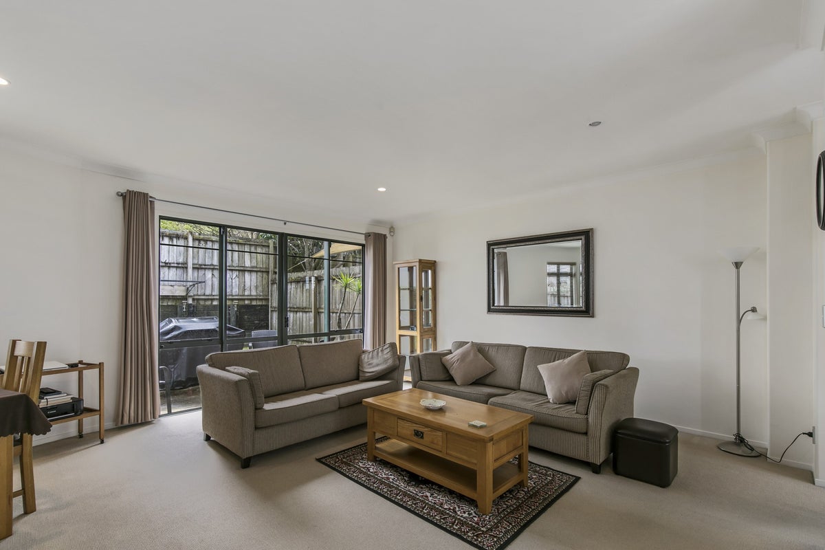 3/69 Target Road, Totara Vale, Auckland - Carousel 2
