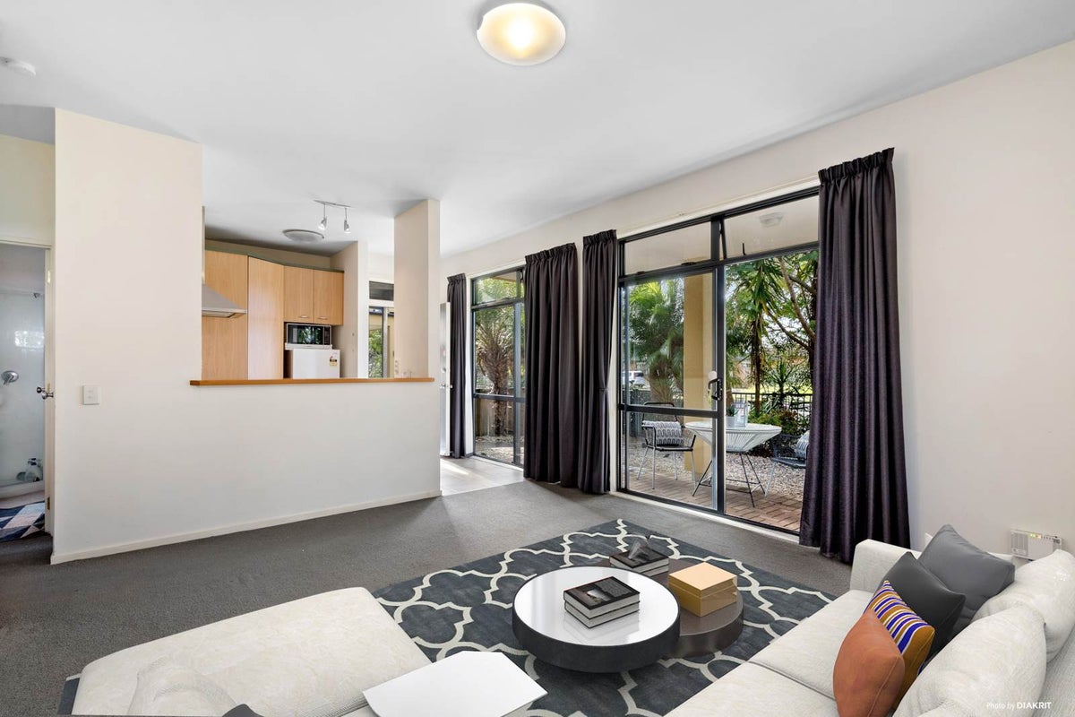 74/2 Armoy Drive, East Tamaki, Auckland - Carousel 1