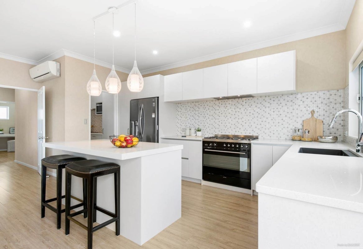 79 Seventh View Ave, Beachlands, Manukau - Carousel 2