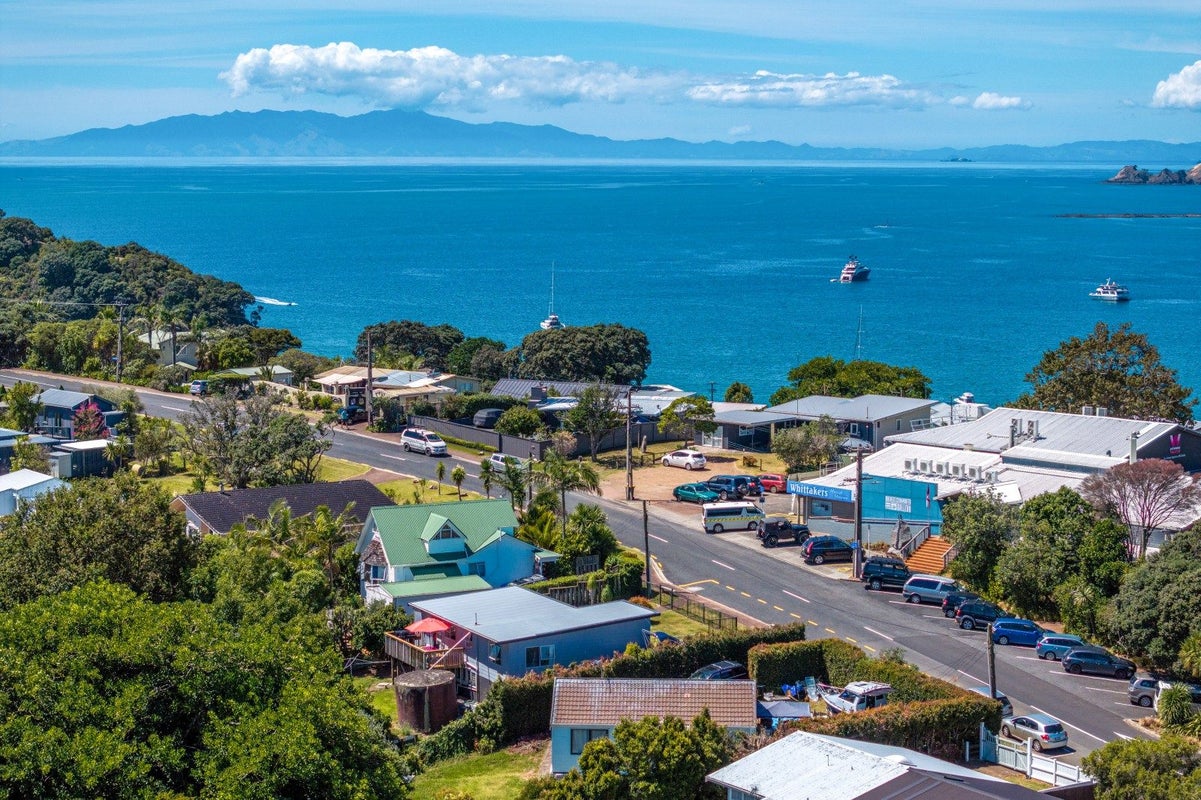 5 Korora Road, Oneroa, Waiheke Island - Carousel 2