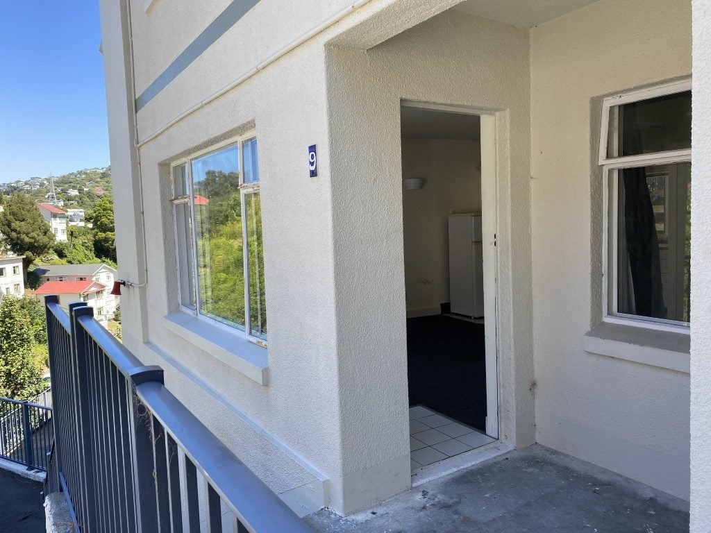 9/51 Adams Terrace, Aro Valley, Wellington - Carousel 1