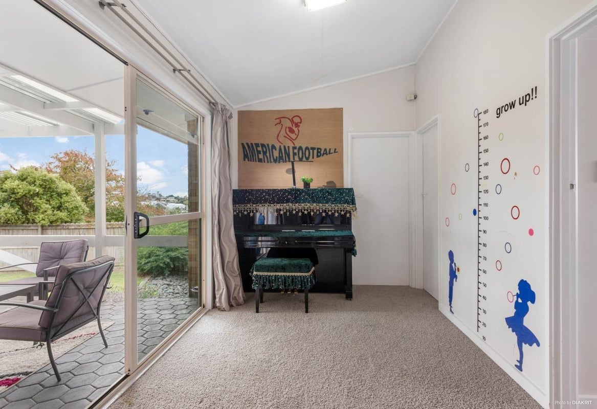 1 Fowey Avenue, Te Atatu South, Auckland - Carousel 20