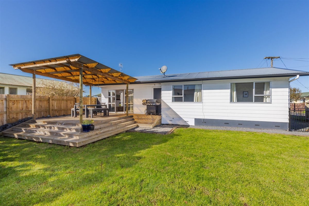 20A Breckons Avenue, Nawton, Hamilton - Carousel 1