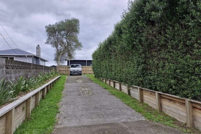 1151 Devon Road, Bell Block, New Plymouth - Carousel 14