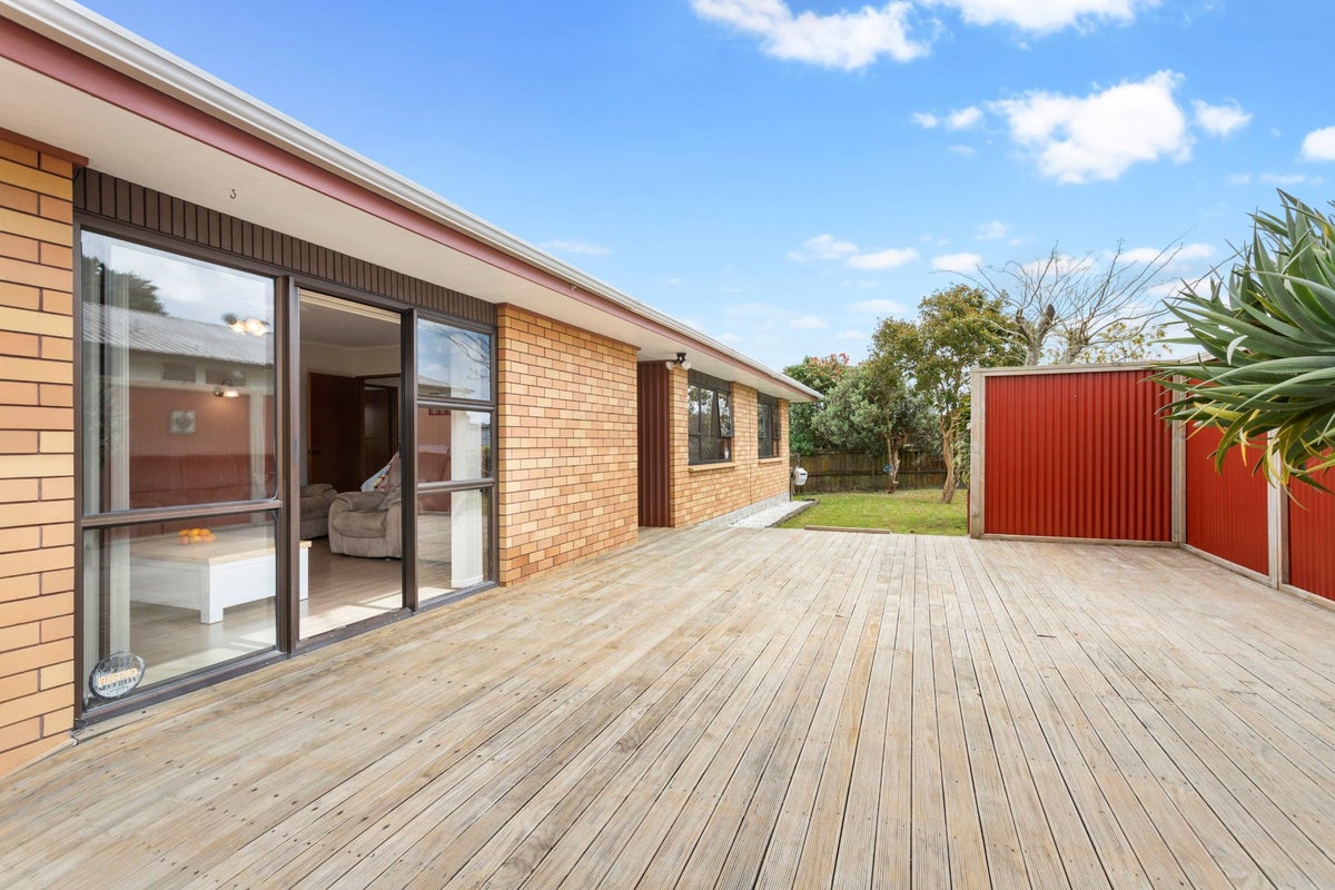 52 Brandon Road, Glen Eden, Auckland - Carousel 2