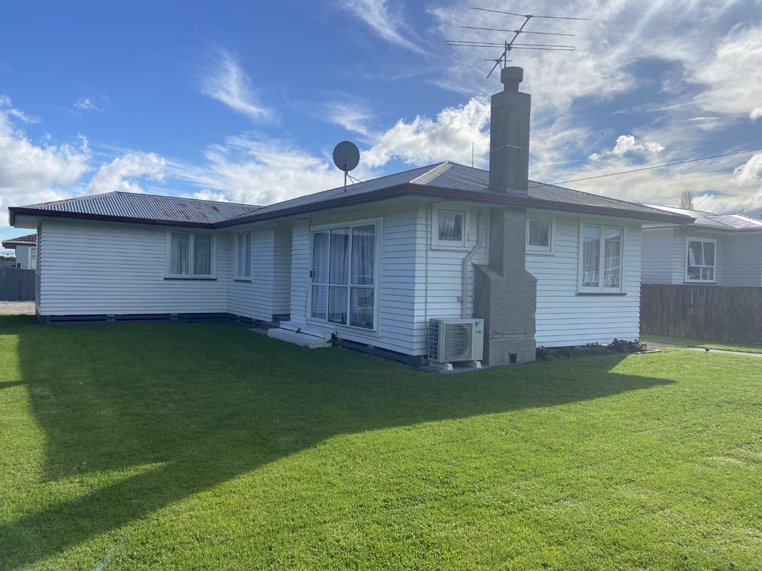 21 Endcliffe Road, Kaiti, Gisborne - Carousel 2
