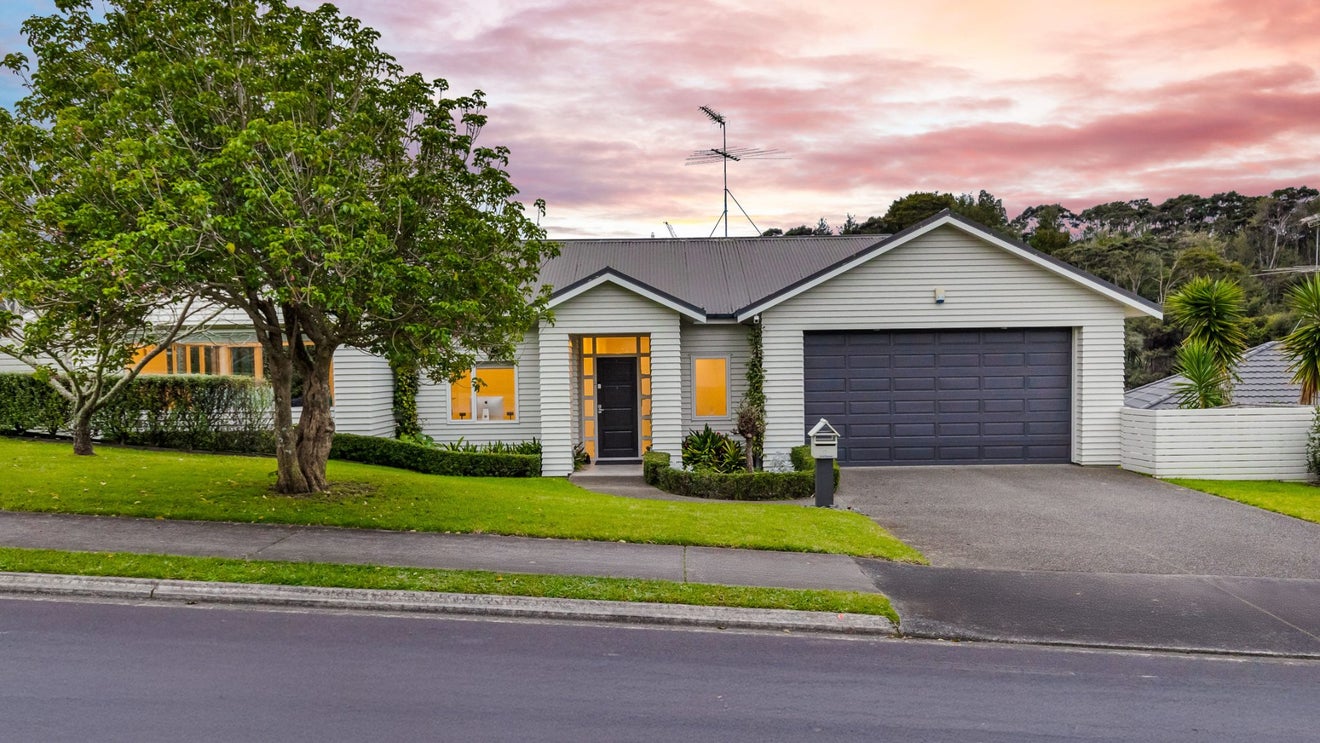 2 Widdison Place, Albany, Auckland - Carousel 1