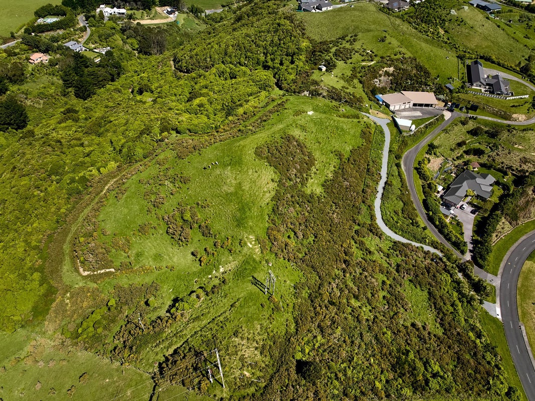 132 Bing Lucas Drive, Tawa, Wellington - Carousel 2