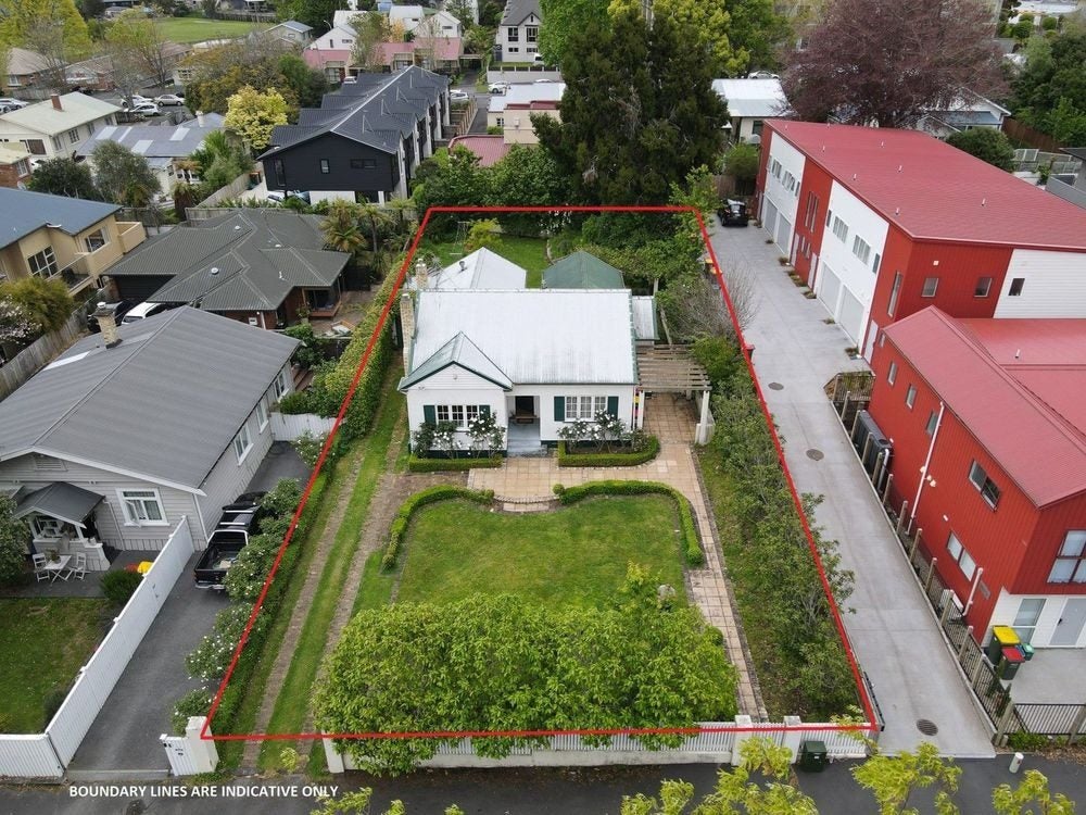 6 Hammond Street, Hamilton Central, Hamilton - Carousel 18