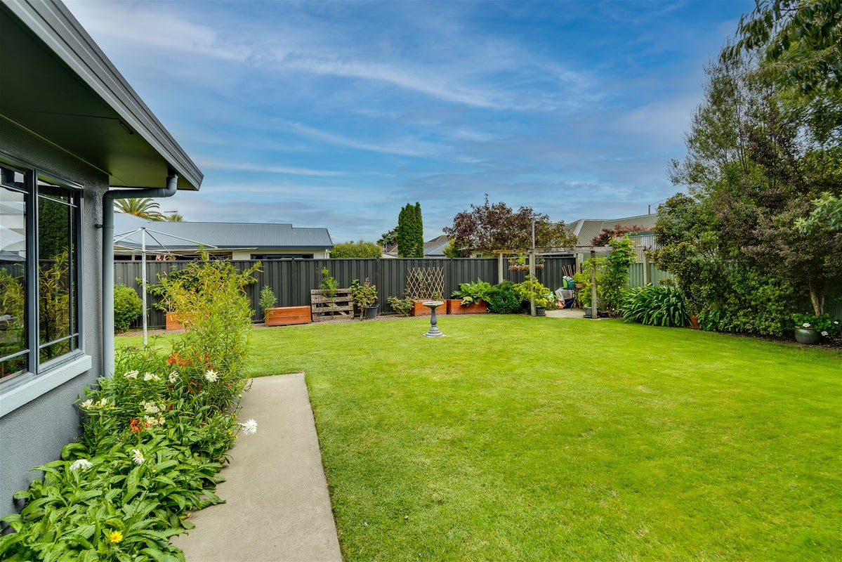 9 Amanda Place, Mayfair, Hastings - Carousel 19