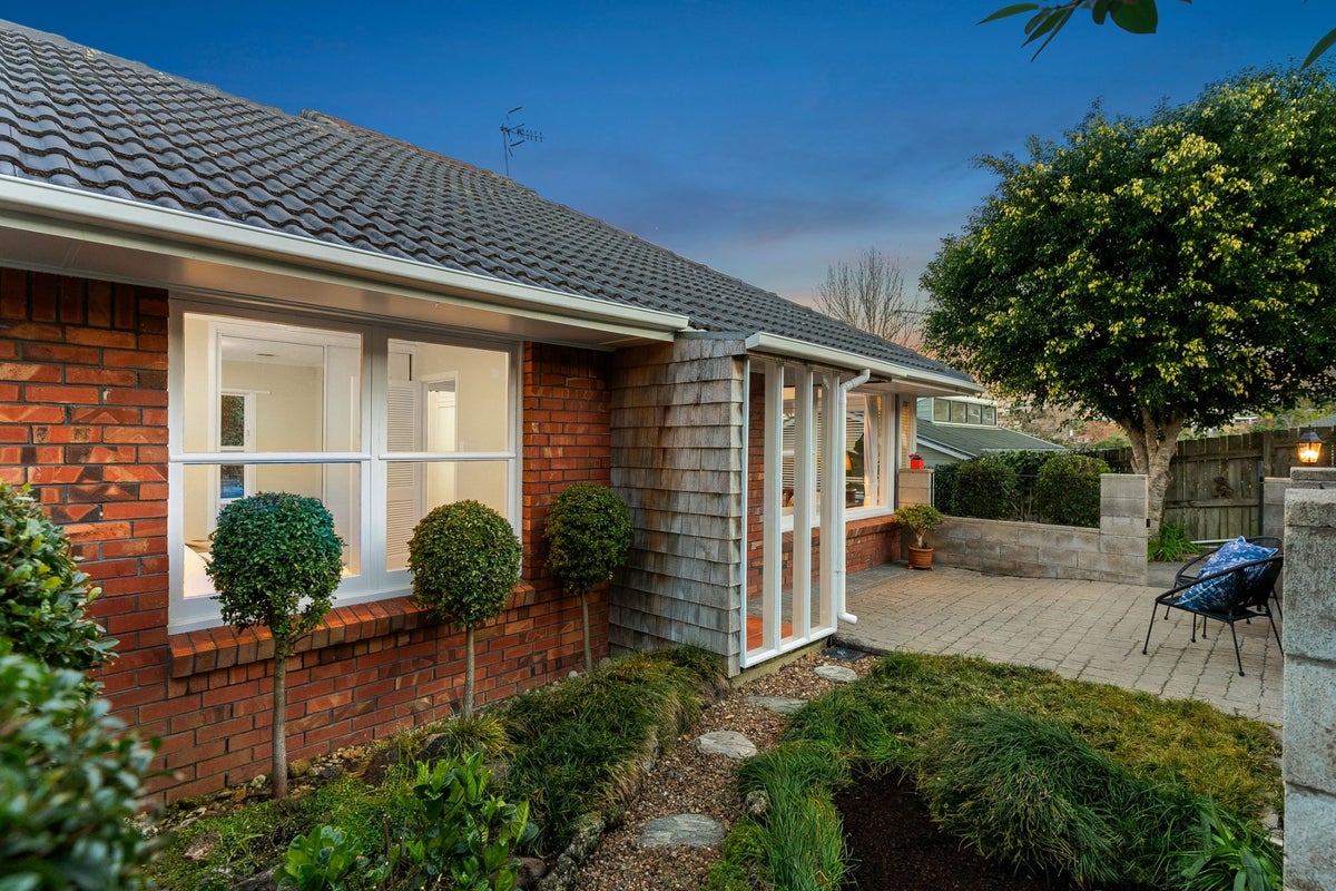 3/20 St Peters Street, Northcote, Auckland - Carousel 1