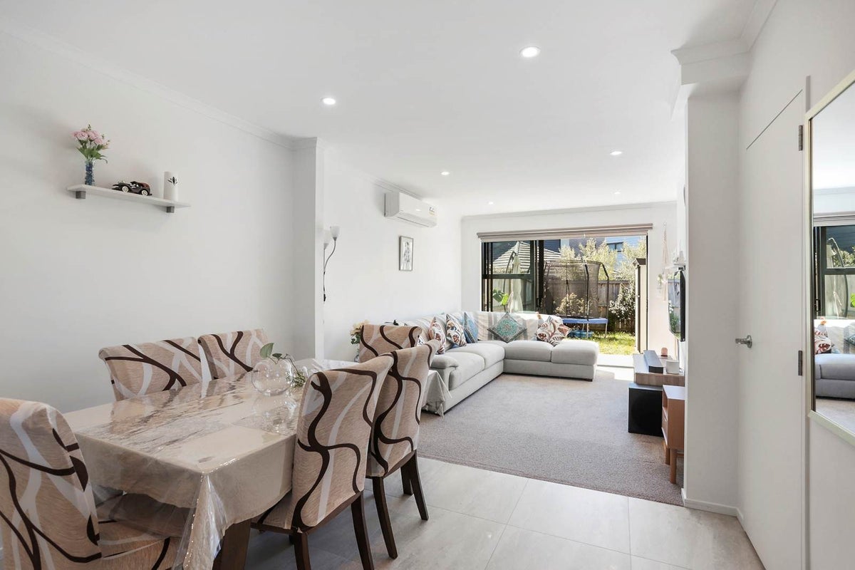 6 Gilbert Hall Way, Swanson, Auckland - Carousel 2