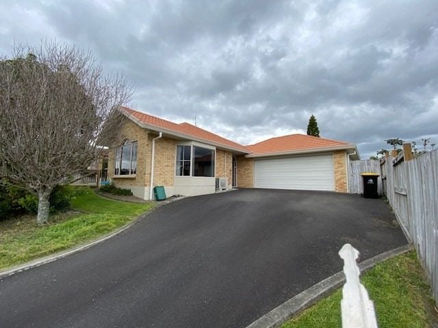 4 Knightsbridge Place, Bethlehem, Tauranga - Carousel 1