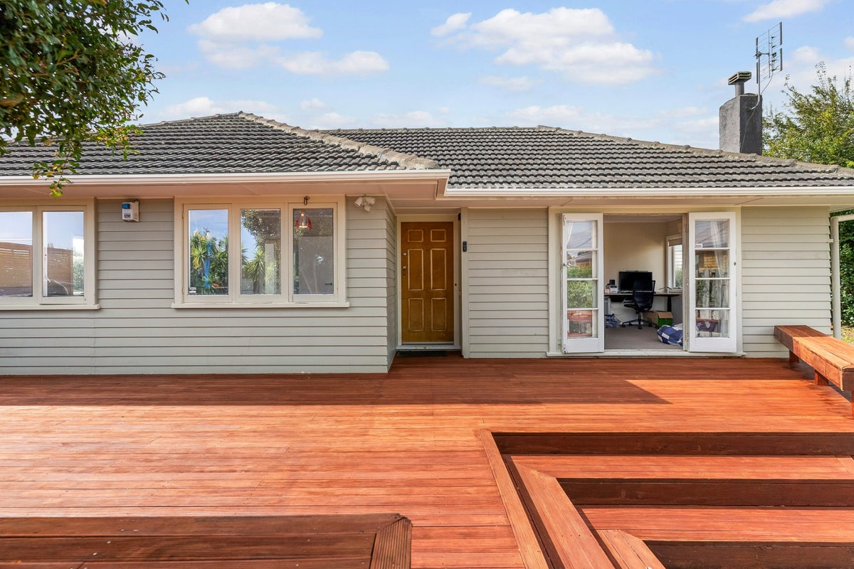 3 Brookfield Road, Te Atatu Peninsula, Auckland - Carousel 1