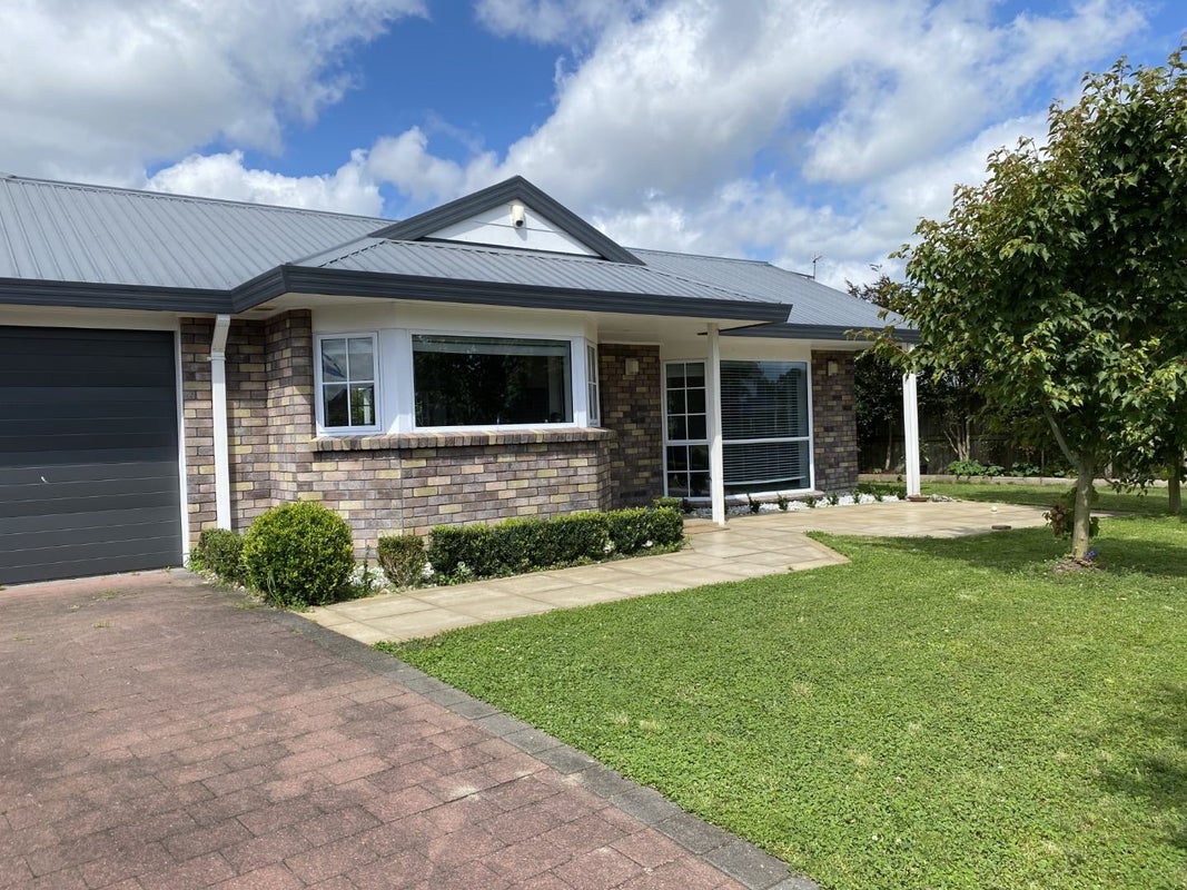 32 Harrowfield Drive, Harrowfield, Hamilton - Carousel 1