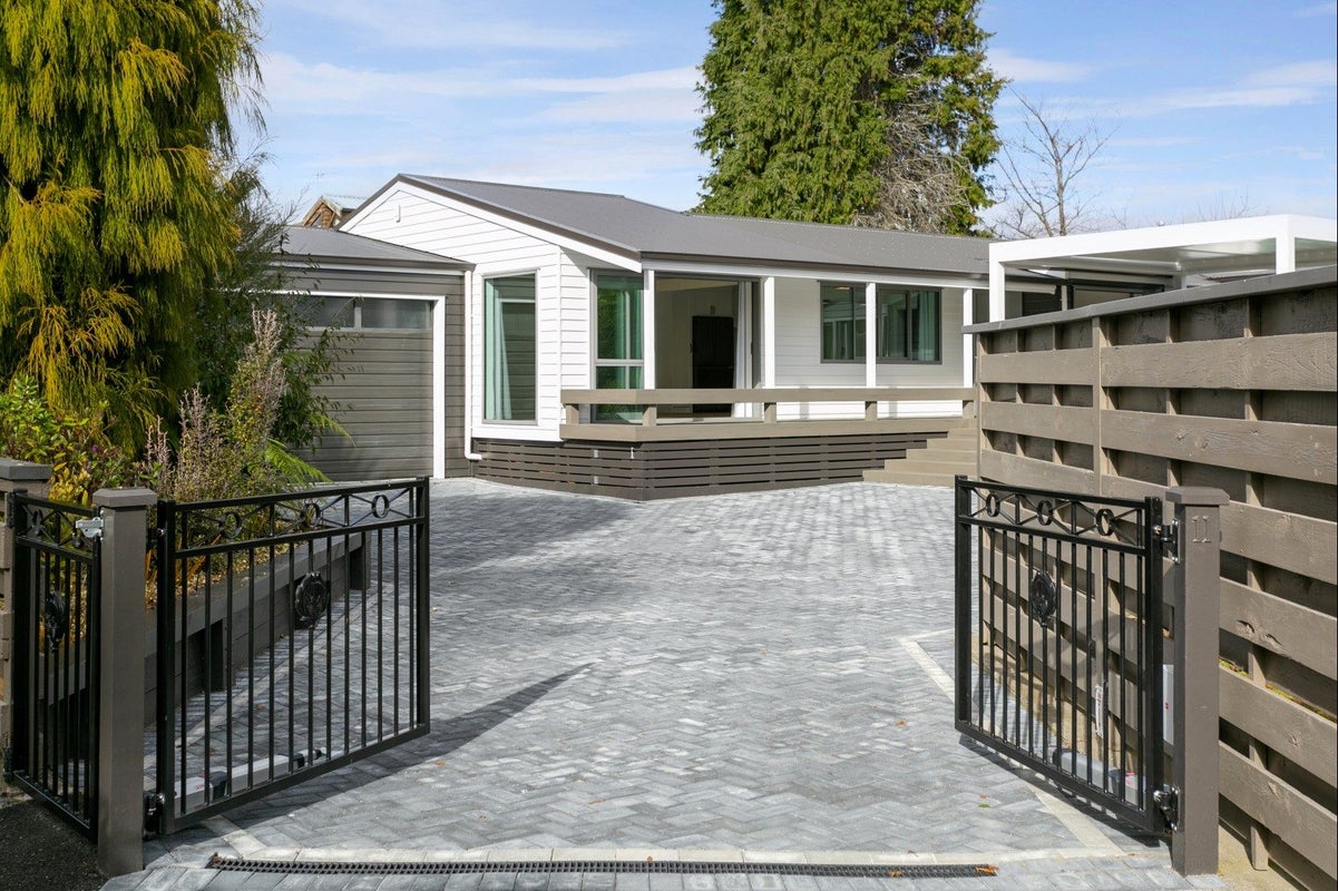 11 Oregon Drive, Rainbow Point, Taupo - Carousel 2