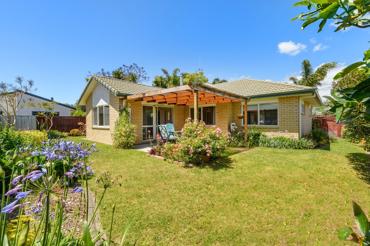 60 Arabian Drive, Papamoa Beach, Papamoa - Carousel 1