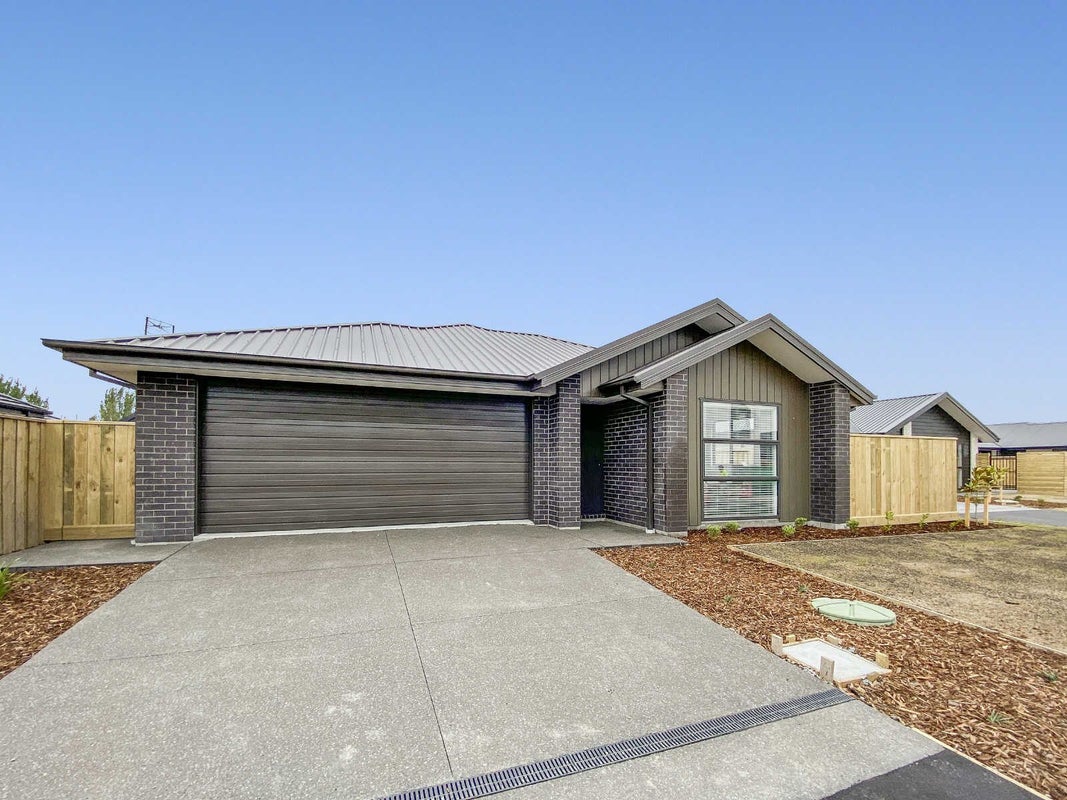 5 Newbury Lane, Casebrook, Christchurch - Carousel 1