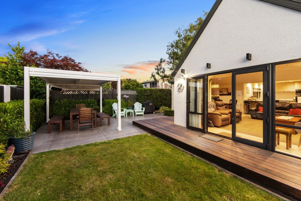 11 Harlech Mews, Avonhead, Christchurch - Carousel 1