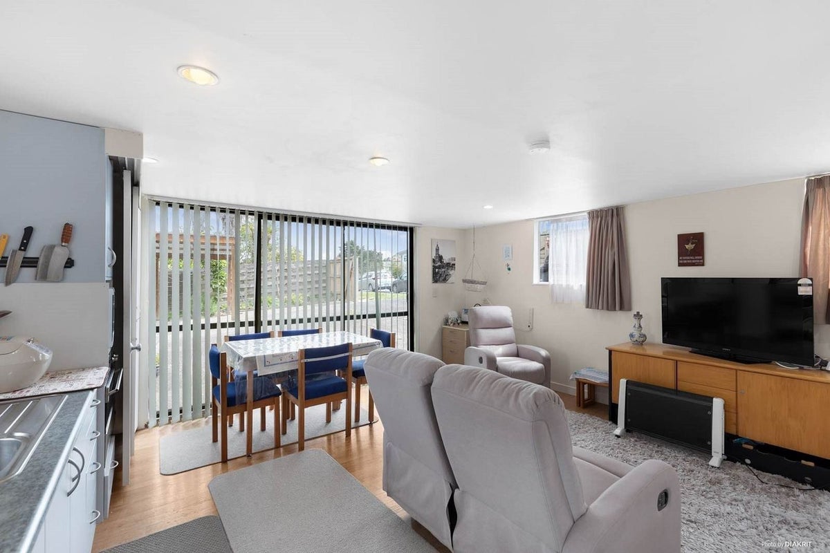 119 Oreil Avenue, West Harbour, Auckland - Carousel 2