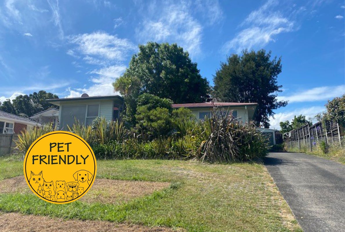 7 Grimshaw Place, Henderson, Auckland - Carousel 1