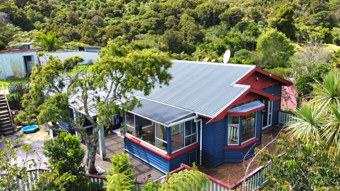 7 Ashmore Avenue, Cobden, Greymouth - Carousel 1