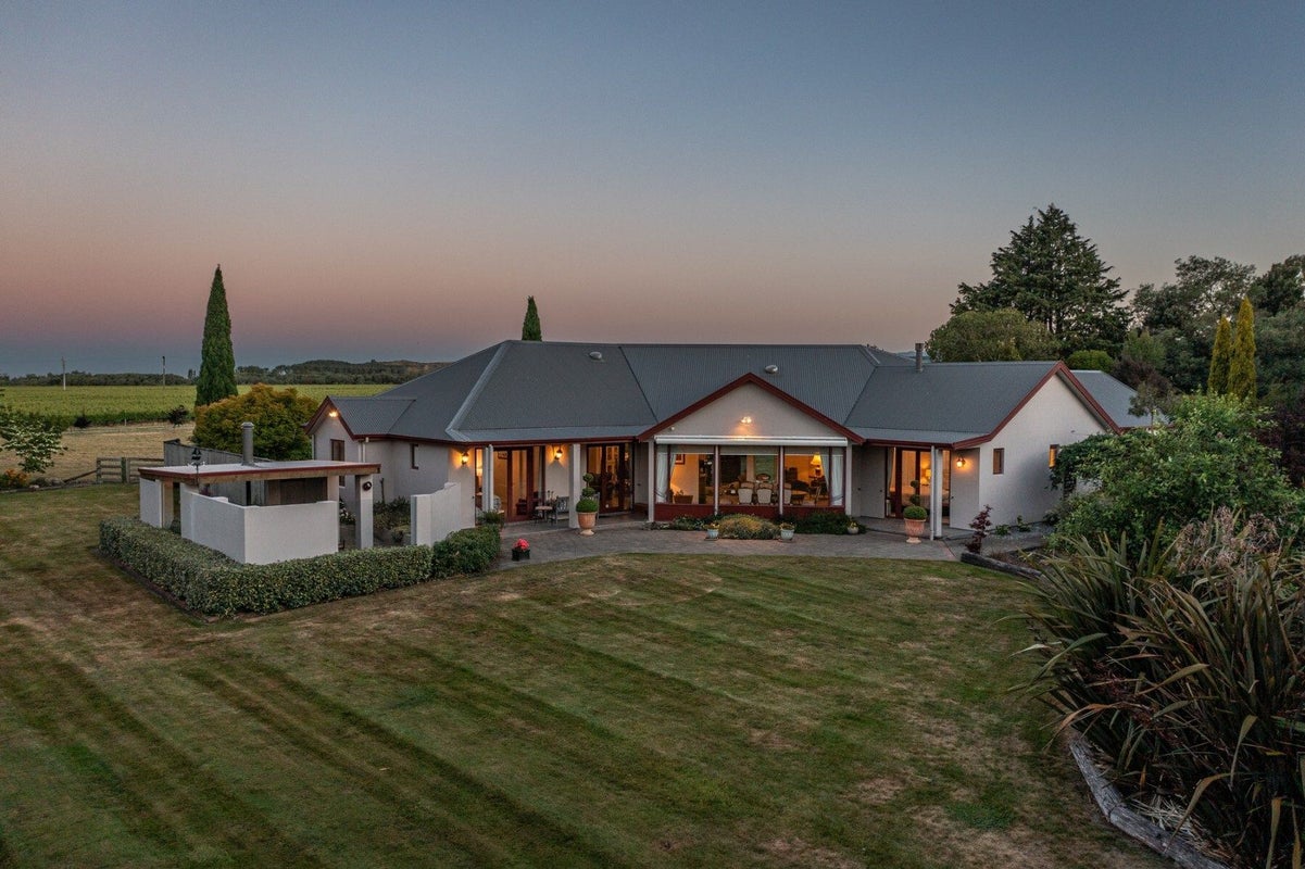 1048 State Highway 63, Blenheim - Carousel 2