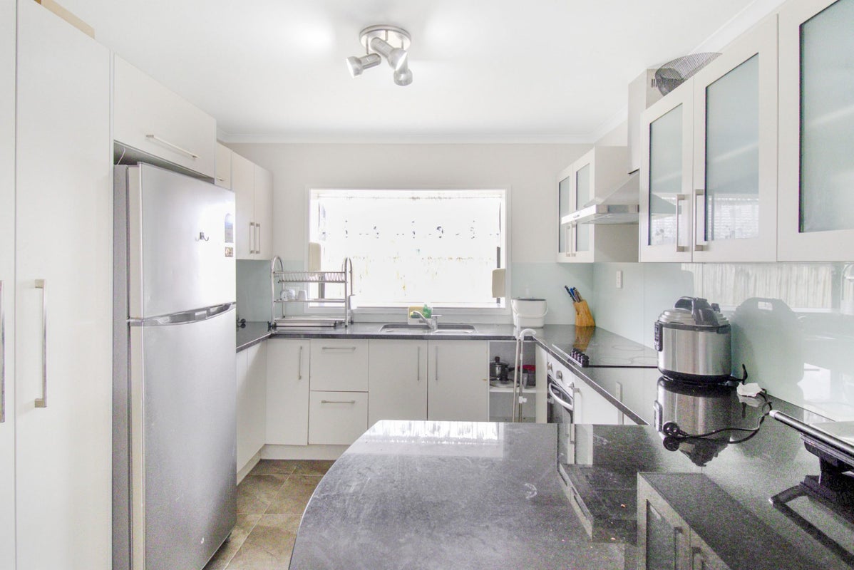 8 Watersfield Place, Flat Bush, Auckland - Carousel 2