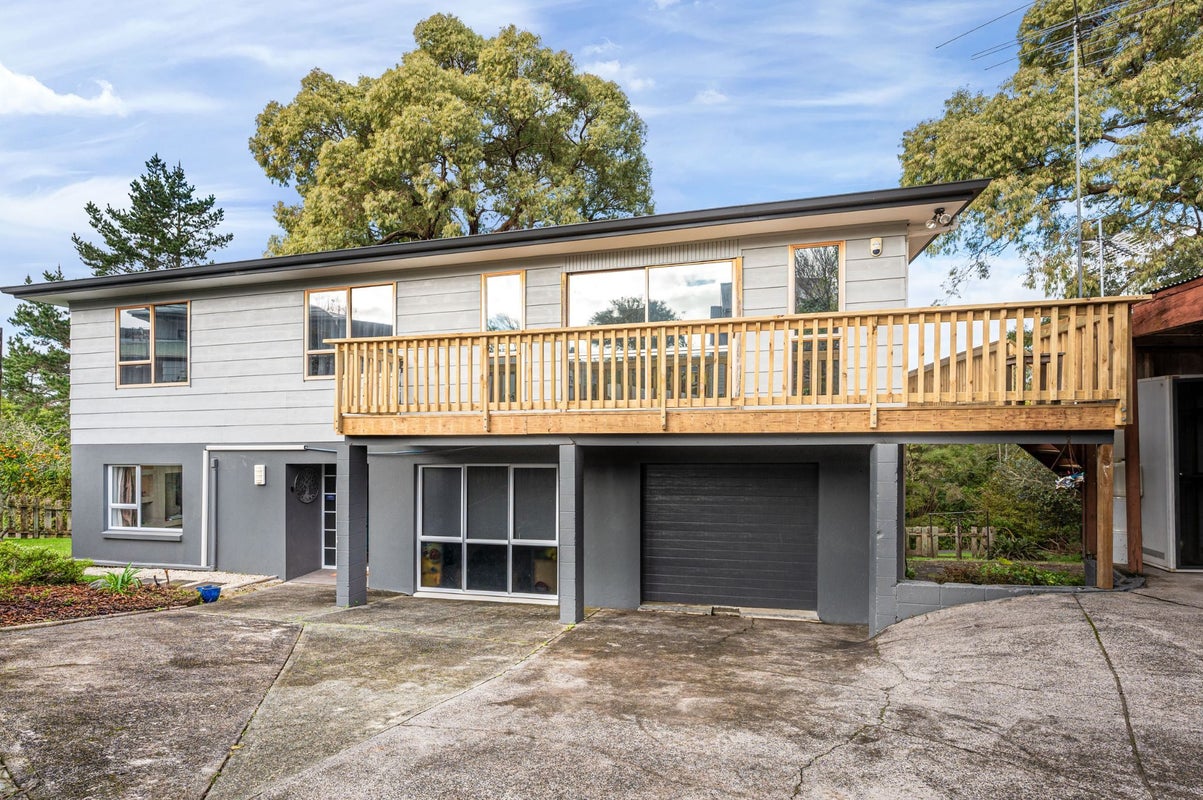 99 Oreil Avenue, West Harbour, Auckland - Carousel 1