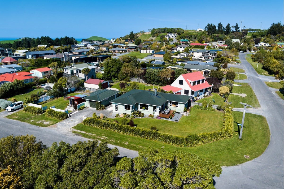 10 Cromer Street, Kaikoura - Carousel 1