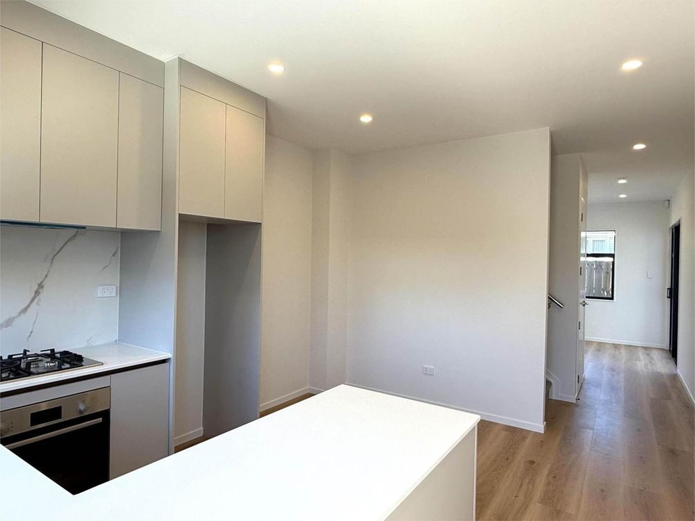 2 Dennis Avenue, Hillpark, Auckland - Carousel 2
